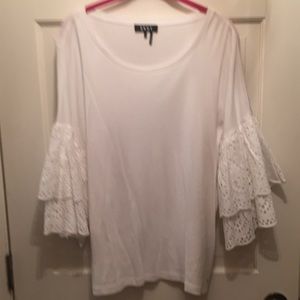 Beautiful 3/4 sleeve knit top